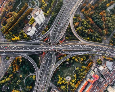 Trasporto merci su strada: gestione delle flotte di veicoli e determinazione delle rotte